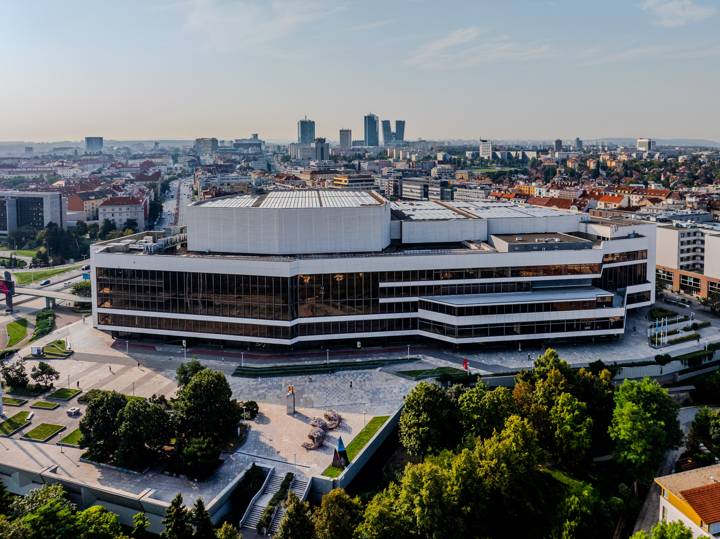 Pohled ze severu na Kongresove centrum Praha